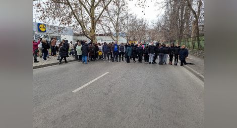 Подкрепа за Радостина Йорданова: Граждани блокираха „Чипровци“, масова кръводарителна акция във фейсбук