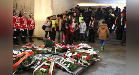 Проф. Николай Ненов: Русе е бил готов за свободата - и с фабриките, и с промишлените места, и с параходите, и с железниците