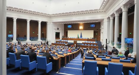 Бивш министър и действащ общински съветник избрани за сътрудници от русенски депутати