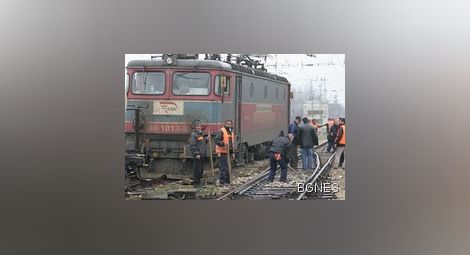Бързият влак от Пловдив за Варна дерайлира, няма пострадали 