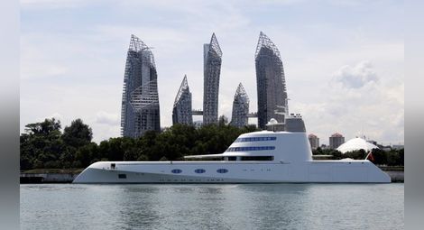 Руски милиардер съди за $100 млн. компанията - не боядисала добре яхтата му 