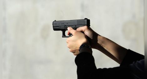 Мъж простреля двама след пиянски скандал в Шумен