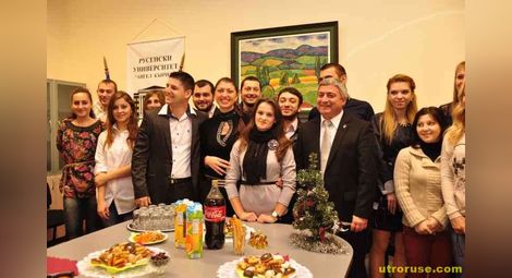 Студенти от 16 държави празнуват 8 декември в Русе