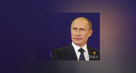 Путин празнувал с водка и торта 