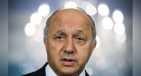 Френският външен министър заспа на официална среща в Алжир /видео/