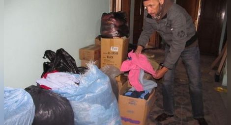 Сирийските бежанци изхвърлиха на боклука тонове дарения