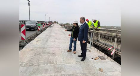 С пускане на трафика по Дунав мост ще бъдат отворени   и всички гишетата за плащане на таксата за преминаване   през съоръжението