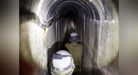 Израел откри „тунел на терора" под границата