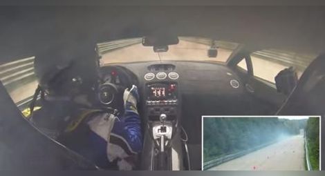 Lamborghini Gallardo вдига 402 км/ч, запалва се (видео)