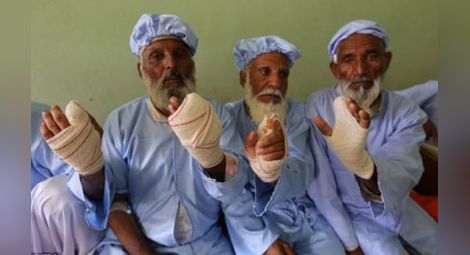 Талибани отрязаха пръстите на 11 гласували в изборите