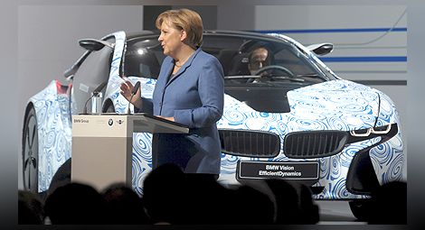 Меркел и парите на БМВ