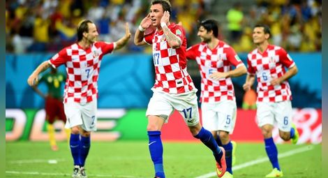 Хърватско парти срещу Камерун, Манджукич изгря за 4:0