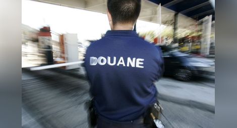 Френските митници са задържали два български камиона, откраднати от „Волво България”