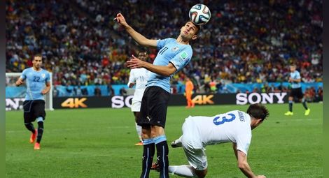 Англия на път да последва Испания след поражение от Уругвай
