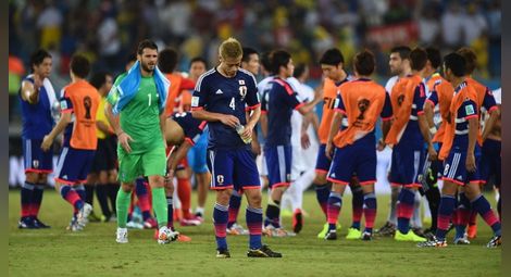 Япония не успя да надвие Гърция с човек повече, Колумбия е сигурен 1/8 финалист