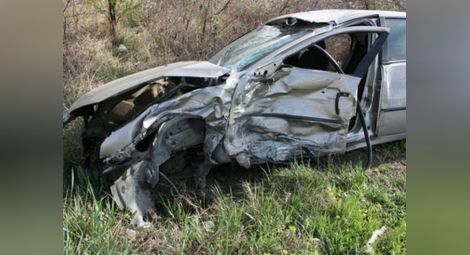Трима загинаха в адска катастрофа на магистрала "Тракия"