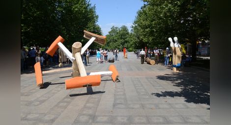 Скулптори изваяха от дърво  12 русенски премиерни събития