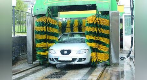 След потопа дерат по 100 лева за миене на кола в Добрич