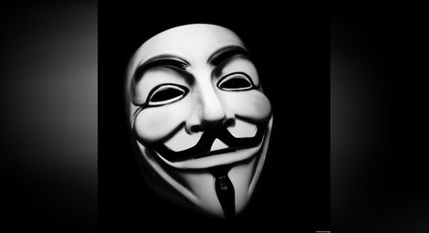 Хакер на 12 призна сътрудничество с Анонимните