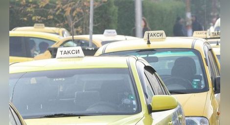 Под тепетата ври и кипи: Студенти окупират университета, а такситата - Пловдив!
