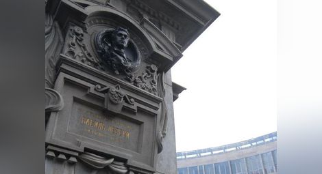 Кражбите от паметника на Васил Левски са за 40 хиляди лева