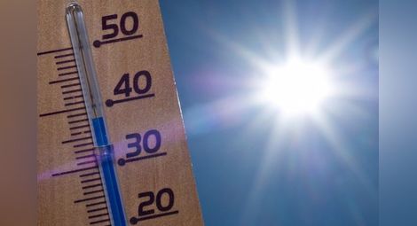 НИМХ: 11 температурни рекорда и два изравнени са измерени в страната към 18.00 часа