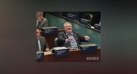 Откриха видеоклип с дрогиращия се кмет на Торонто