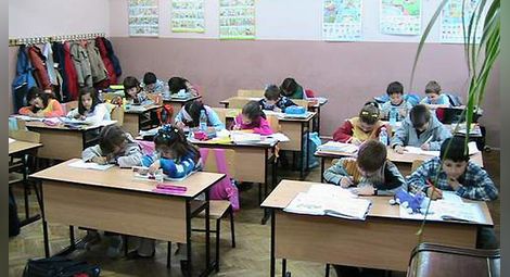 България е с най-ниската средна възраст на децата, напуснали училище в ЕС