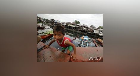 Тайфунът "Хайян" отне живота на най-малко 100 филипинци