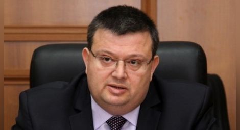 Цацаров: Утре ще бъдат повдигнати две обвинения на Бисеров