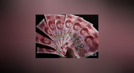 Китайски жених подари 102 кг банкноти на годеницата си