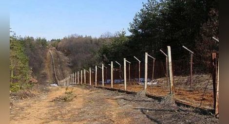 Найденов: Оградата по границата може да е готова преди февруари