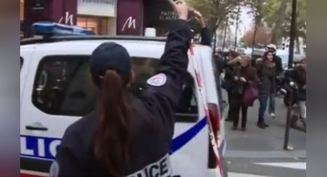 Терор в Париж: Неизвестен държи заложници на "Шанз-Елизе"