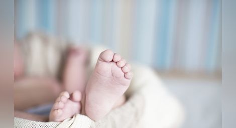 Спането с родителите крие голям риск за бебетата