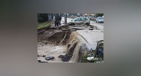 Порой наводни Варна и Бургас, няма пострадали - ОБОБЩЕНИЕ