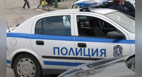 Двама нападнали и обрали пенсионер в къщата му във Ветово