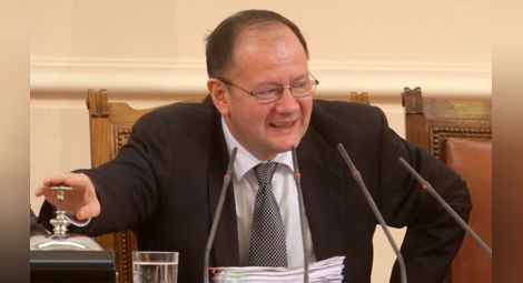Миков: Все още няма яснота коя точка от дневния ред ще е оставката