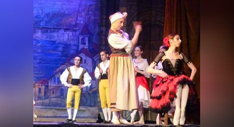 Ирена Барбукова и Масаки Такада  си партнират в балета „Дон Кихот“ 