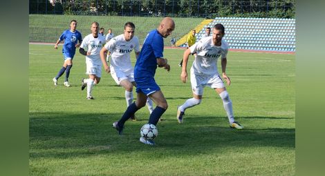 „Дунав“ победи „Етър“ с  2:0 с футбол на надеждата