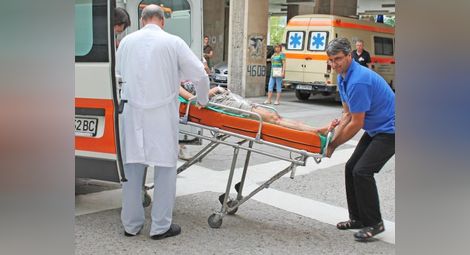 40 лекари не достигат на Спешната помощ в София