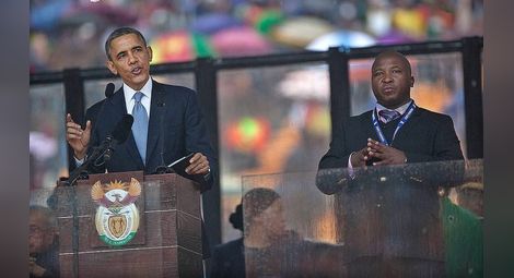 Мнимият преводач от церемонията за Мандела имал шизофреничен пристъп