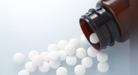 Дългогодишният прием на аспирин намалява съществено риска от рак на стомаха