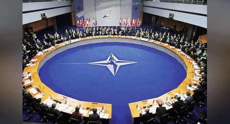 НАТО спира сътрудничеството с Москва