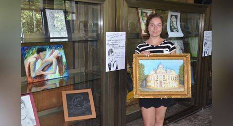 Ученичка от Икономическия откри първата си изложба