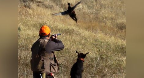 90-годишният бай Станчо  открива ловния сезон