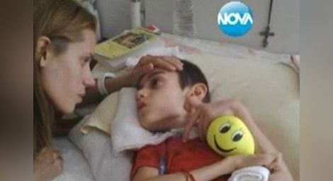 Няма медицинска помощ за малкия Кристиян, отказват му лечение в чужбина