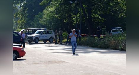 Застреляният Семко - зет на дървения бос Барези, двамата били №1 в обществените поръчки на Ботевград