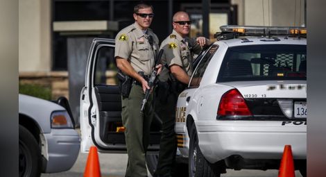 Полицията в Лос Анджелис арестува ученици, планирали масово убийство