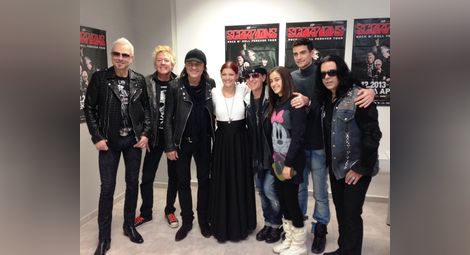Scorpions и финалистите в X Factor с “общ концерт” зад кулисите