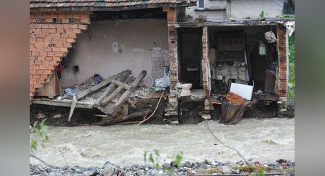 Пострадали в Берковица: Безразборна сеч е причинила наводнението - снимки от поредната трагедия